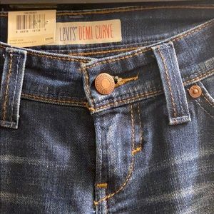 Levi’s Shaping Skinny Jeans